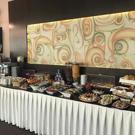 Hotel Restauracja Teczowa Luban Ngoại thất bức ảnh
