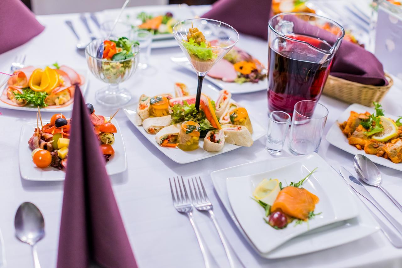 Hotel Restauracja Teczowa Luban Ngoại thất bức ảnh