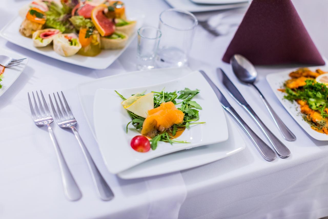 Hotel Restauracja Teczowa Luban Ngoại thất bức ảnh