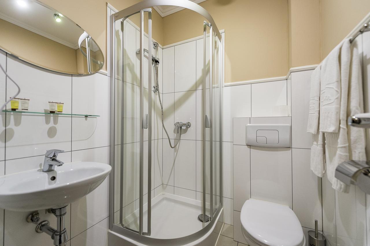 Hotel Restauracja Teczowa Luban Ngoại thất bức ảnh