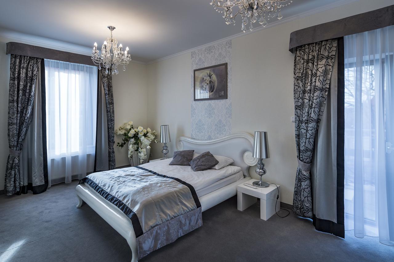 Hotel Restauracja Teczowa Luban Ngoại thất bức ảnh