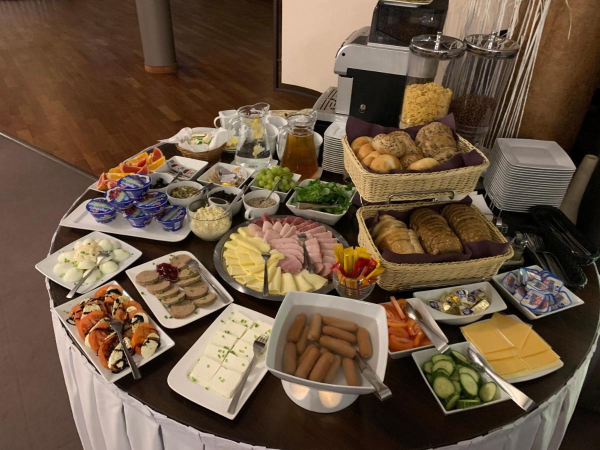 Hotel Restauracja Teczowa Luban Ngoại thất bức ảnh